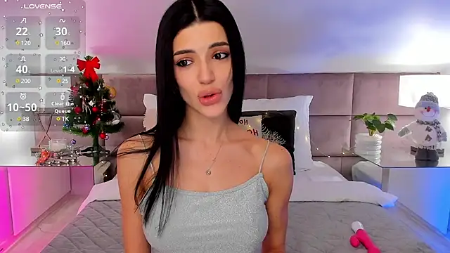 Snapshot of JasmiLyn chatting on 12/26/24, 02:12 JasmiLyn online show from 12/26/24, 02:12