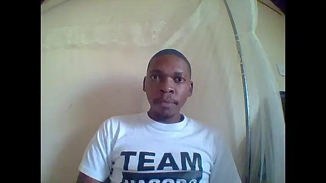 Snapshot of EarthyBull chatting on 12/04/24, 10:35 EarthyBull online show from 12/04/24, 10:35