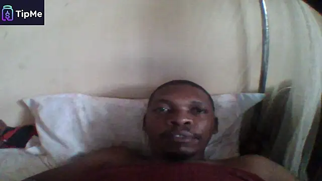 Snapshot of EarthyBull chatting on 12/10/24, 01:22 EarthyBull online show from 12/10/24, 01:22