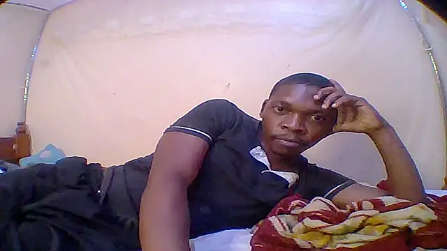 Snapshot of EarthyBull chatting on 12/12/24, 04:32 EarthyBull online show from 12/12/24, 04:32