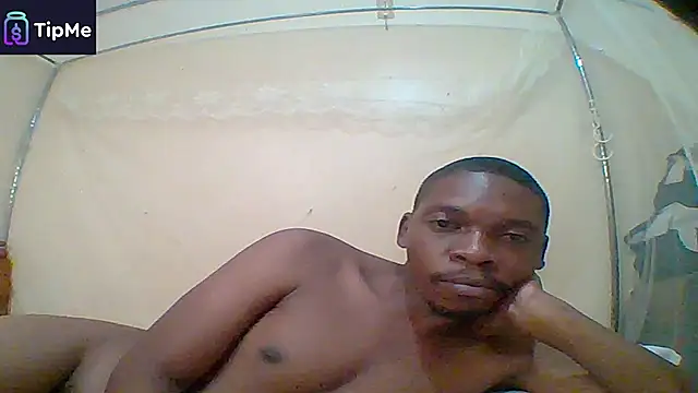 Snapshot of EarthyBull chatting on 12/14/24, 07:14 EarthyBull online show from 12/14/24, 07:14