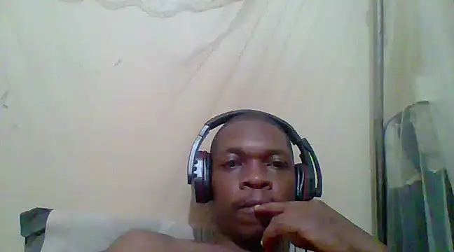 Snapshot of EarthyBull chatting on 02/23/25, 03:51 EarthyBull online show from 02/23/25, 03:51