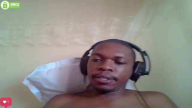 Snapshot of EarthyBull chatting on 02/25/25, 07:52 EarthyBull online show from 02/25/25, 07:52