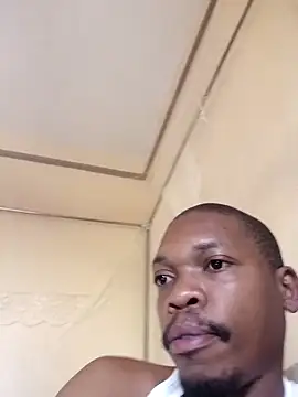 Snapshot of EarthyBull chatting on 10/22/25, 07:52 EarthyBull online show from 10/22/25, 07:52