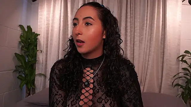 agatha collins  online show from 02/06/26, 07:50