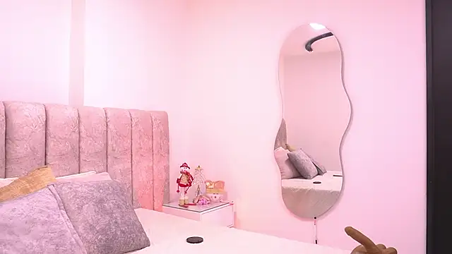 violeta aroca online show from 12/19/25, 03:13