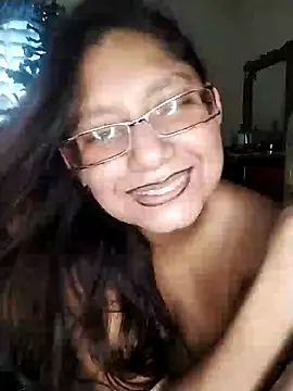 Snapshot of Sivanija_21 chatting on 12/13/24, 03:54 Sivanija 21 online show from 12/13/24, 03:54