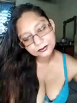 Snapshot of Sivanija_21 chatting on 12/16/24, 04:27 Sivanija 21 online show from 12/16/24, 04:27