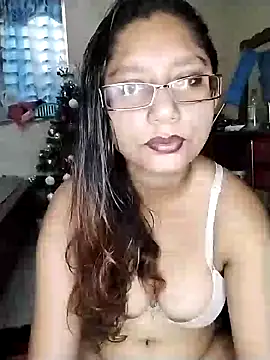 Snapshot of Sivanija_21 chatting on 12/31/24, 11:31 Sivanija 21 online show from 12/31/24, 11:31
