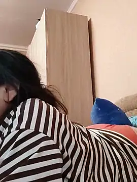 Zulfiya Bruce online show from 10/27/25, 09:46