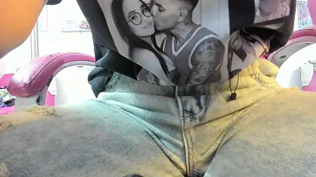 Snapshot of CAMILA--REY chatting on 01/08/26, 12:29 CAMILA--REY online show from 01/08/26, 12:29