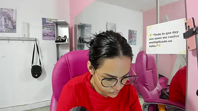 Snapshot of CAMILA--REY chatting on 02/07/26, 11:25 CAMILA--REY online show from 02/07/26, 11:25