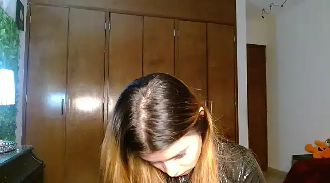 Snapshot of 3littleschoolteens chatting on 02/28/25, 05:59 3littleschoolteens online show from 02/28/25, 05:59