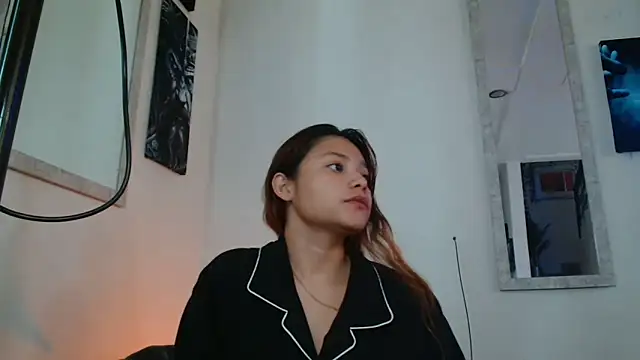 Snapshot of 3littleschoolteens chatting on 09/10/25, 04:51 3littleschoolteens online show from 09/10/25, 04:51