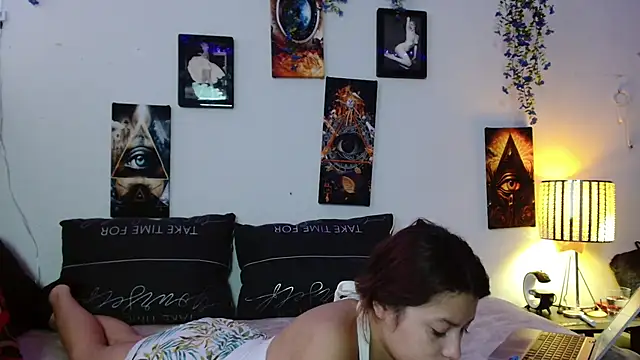 Snapshot of 3littleschoolteens chatting on 09/17/25, 03:46 3littleschoolteens online show from 09/17/25, 03:46