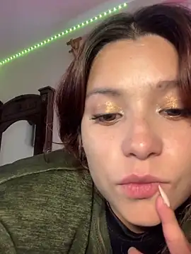 Snapshot of 3littleschoolteens chatting on 10/18/25, 08:53 3littleschoolteens online show from 10/18/25, 08:53