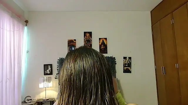 Snapshot of 3littleschoolteens chatting on 11/10/25, 07:46 3littleschoolteens online show from 11/10/25, 07:46