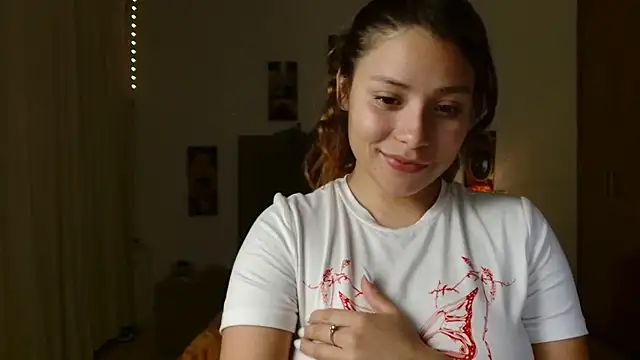 Snapshot of 3littleschoolteens chatting on 11/23/25, 09:42 3littleschoolteens online show from 11/23/25, 09:42