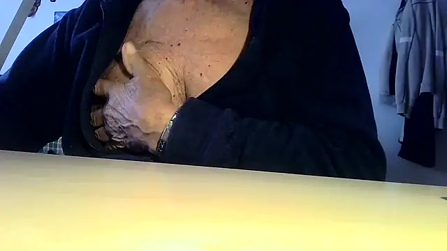 Snapshot of tachione2 chatting on 10/01/25, 02:56 tachione2 online show from 10/01/25, 02:56