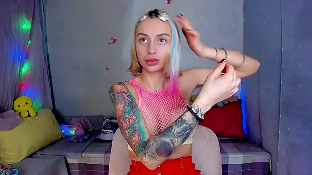 LickLizzy online show from 11/16/25, 10:26