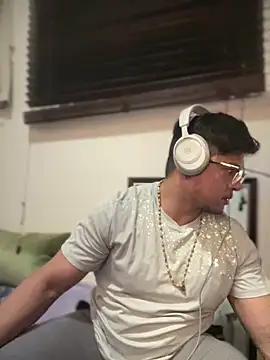 CleanGrey online show from 02/15/26, 10:14