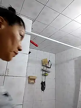 Snapshot of LaInsaciableIntensa chatting on 10/27/25, 06:01 LaInsaciableIntensa online show from 10/27/25, 06:01