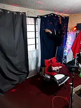 Snapshot of LaInsaciableIntensa chatting on 11/09/25, 10:19 LaInsaciableIntensa online show from 11/09/25, 10:19