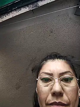 Snapshot of LaInsaciableIntensa chatting on 11/19/25, 09:04 LaInsaciableIntensa online show from 11/19/25, 09:04