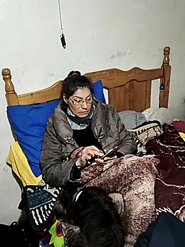 Snapshot of LaInsaciableIntensa chatting on 11/26/25, 12:11 LaInsaciableIntensa online show from 11/26/25, 12:11