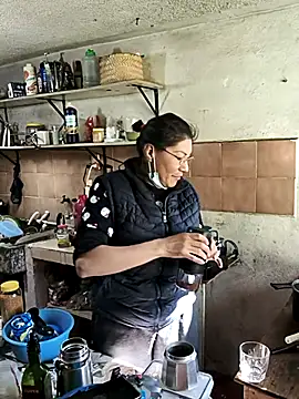 LaInsaciableIntensa online show from 12/21/25, 04:14