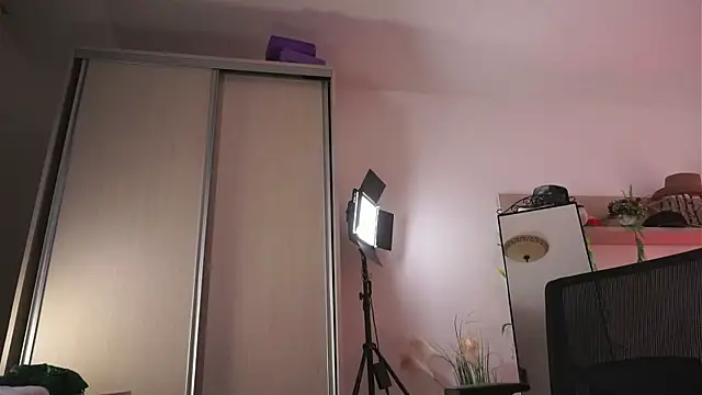 Snapshot of Amaliamour chatting on 02/18/25, 03:21 Amaliamour online show from 02/18/25, 03:21