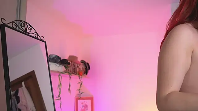 Snapshot of Amaliamour chatting on 03/12/25, 06:40 Amaliamour online show from 03/12/25, 06:40