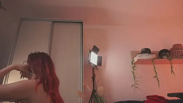 Snapshot of Amaliamour chatting on 03/18/25, 07:19 Amaliamour online show from 03/18/25, 07:19