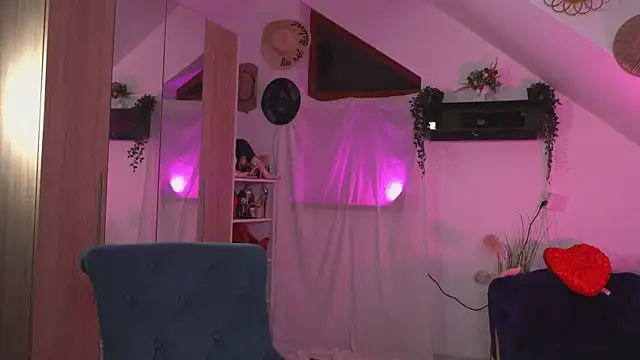 Snapshot of Amaliamour chatting on 10/04/25, 01:25 Amaliamour online show from 10/04/25, 01:25