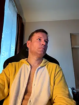 Leonuri online show from 11/24/25, 10:26