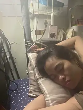 Snapshot of pinay4uwithagoodheart chatting on 05/13/26, 06:16 pinay4uwithagoodheart online show from 05/13/26, 06:16