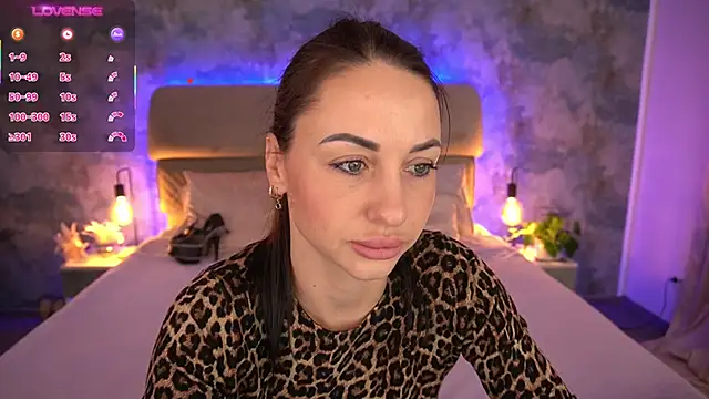 KristiiMax online show from 11/25/25, 10:48