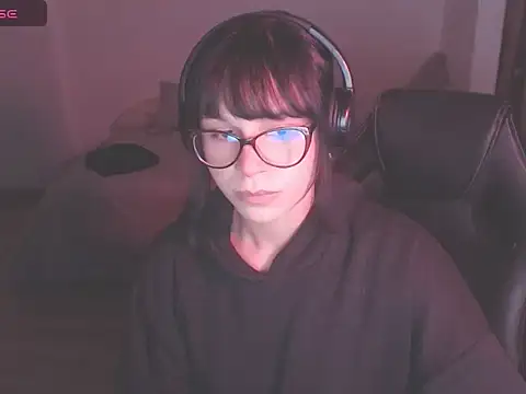 Snapshot of modjo_ chatting on 12/12/24, 02:04 modjo  online show from 12/12/24, 02:04