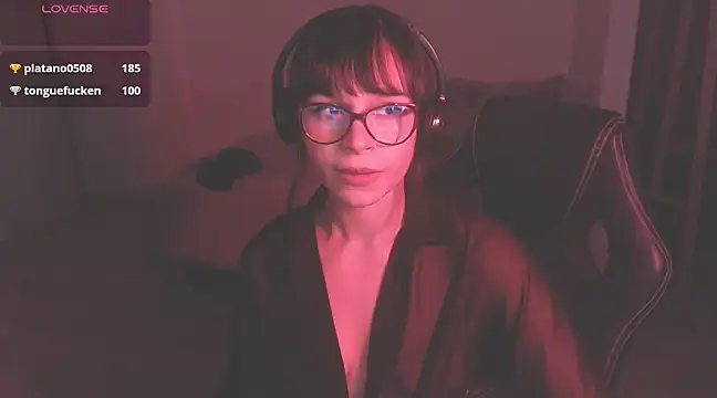 Snapshot of modjo_ chatting on 12/24/24, 11:17 modjo  online show from 12/24/24, 11:17