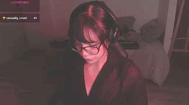 Snapshot of modjo_ chatting on 01/24/25, 04:37 modjo  online show from 01/24/25, 04:37
