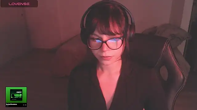 Snapshot of modjo_ chatting on 12/14/25, 05:02 modjo online show from 12/14/25, 05:02