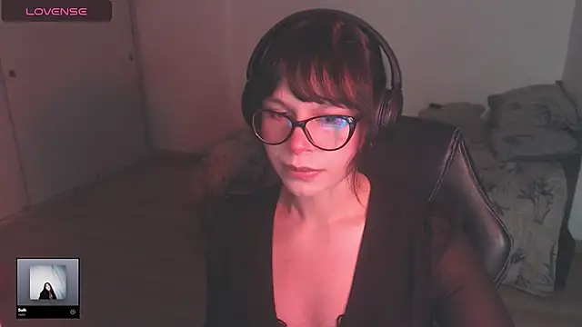 Snapshot of modjo_ chatting on 12/17/25, 04:18 modjo online show from 12/17/25, 04:18