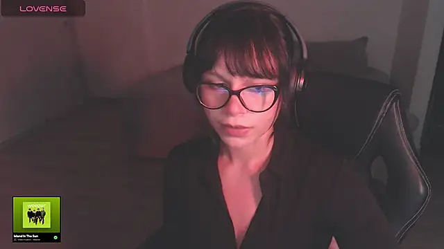 Snapshot of modjo_ chatting on 12/18/25, 06:19 modjo online show from 12/18/25, 06:19