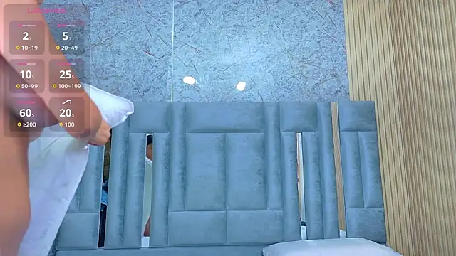 veronicaroose  online show from 04/23/26, 12:51