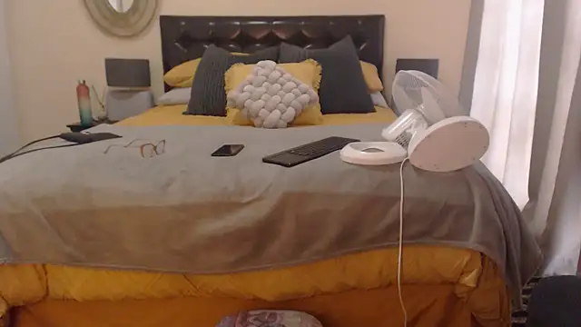 Snapshot of Creamyass22 chatting on 12/27/24, 02:12 Creamyass22 online show from 12/27/24, 02:12