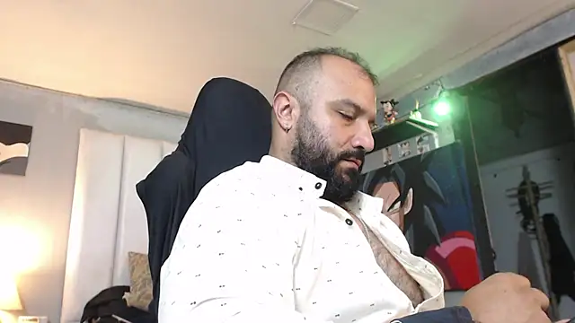 Snapshot of bardock_1 chatting on 11/15/25, 08:49 bardock 1 online show from 11/15/25, 08:49