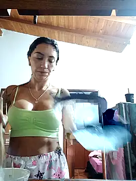 LunaZambrano online show from 11/19/25, 02:39