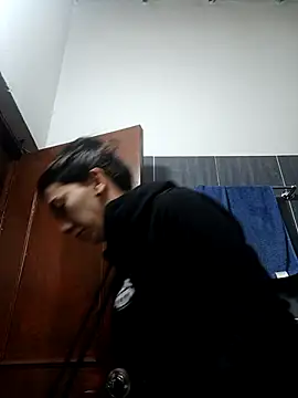 LunaZambrano online show from 04/21/26, 04:19