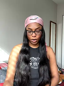 CandyLuxxxx online show from 12/07/24, 06:04