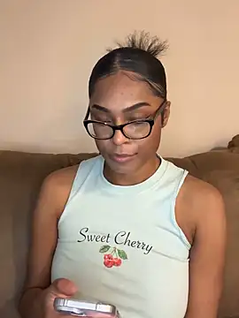 CandyLuxxxx online show from 12/10/24, 08:05